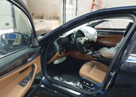 2018 BMW 540I xDrive из США, поврежденный, VIN WBAJE7C50JWD52192